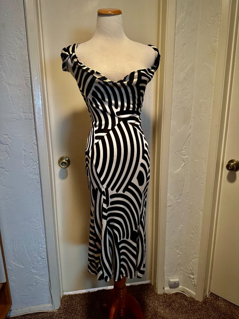 DIANE von FURSTENBERG Coctail Dress Size 4 - Picture 2 of 4